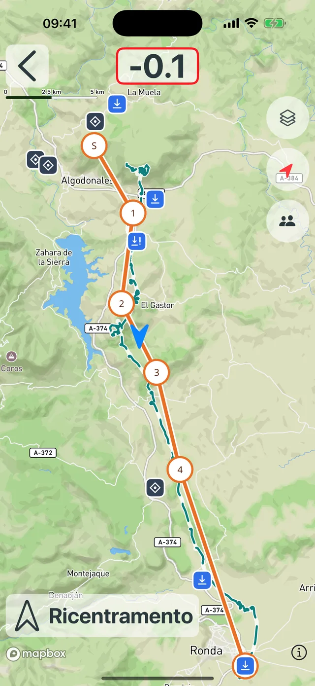 App Vario One in volo: percorso pianificato con punti di virata e volo di confronto tratteggiato